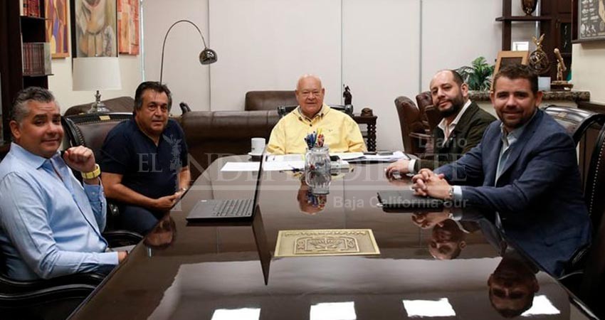 Se reúne gobernador Víctor Castro Cosío con directivos de la naviera Baja Ferries