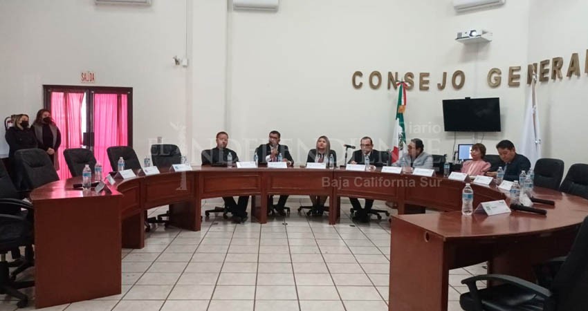 Establece IEE topes de financiamiento privado a partidos procesos