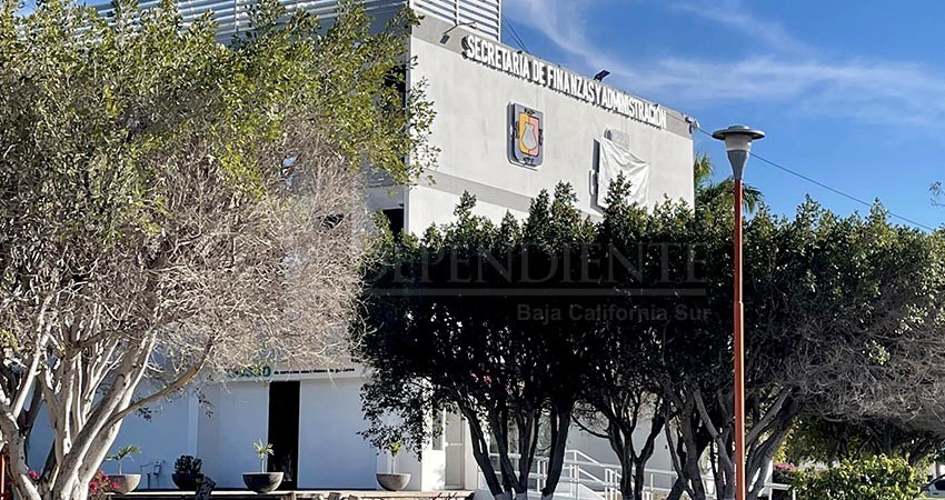 Al menos 100 trabajadores operativos de la administración de Mendoza Davis tenían sueldos de Secretarios: Montaño Cota