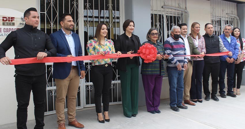 Inaugura SEDIF una nueva aula de capacitación digital para adultos mayores