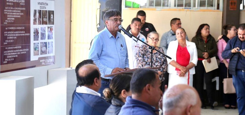 Expone Leggs Castro la urgencia de construir más preparatorias y universidades en Los Cabos
