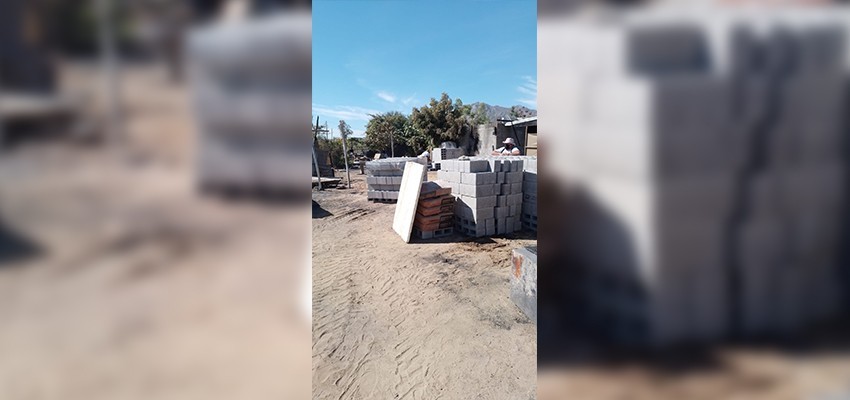 Ayuntamiento Los Cabos entrega material para la construcción de 6 viviendas afectadas en un incendio