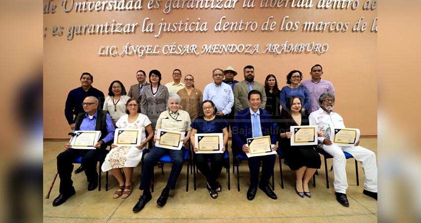 Reconoce UABCS trayectoria académica de personal jubilado