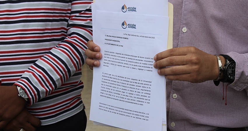 Demandan jóvenes universitarios servicio eficiente del transporte público en La Paz