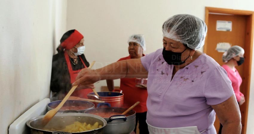 Mujeres emprendedoras de La Paz, exponen sus productos en eventos nacionales