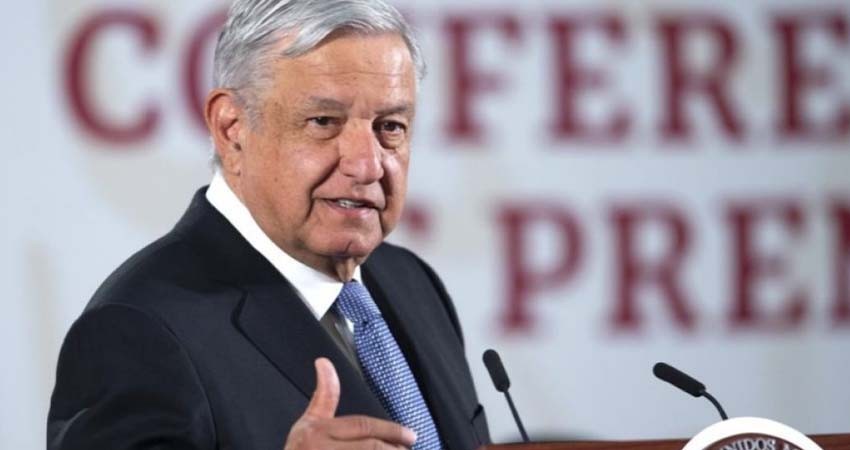 Prepara AMLO propuesta para desaparecer el INM