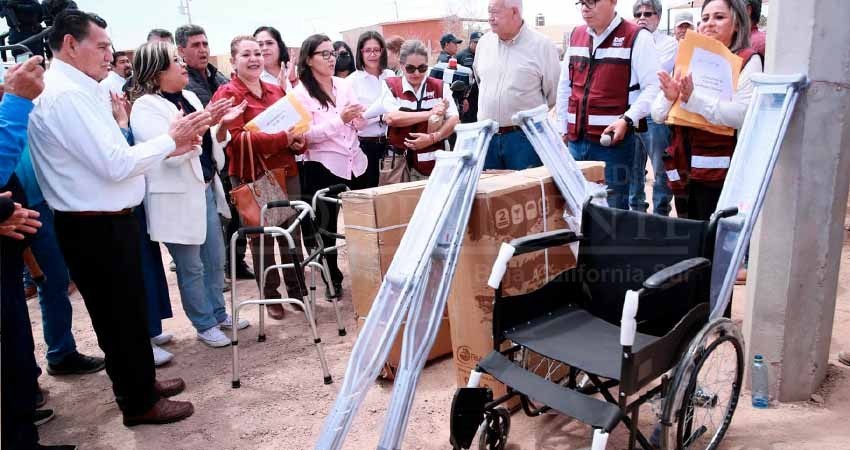 Entrega Gobierno del Estado apoyos para el desarrollo social en Comondú