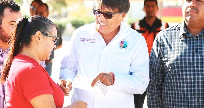 Autoridades municipales entregan diversos apoyos de salud y equipamiento a paramédicos de PC en CSL