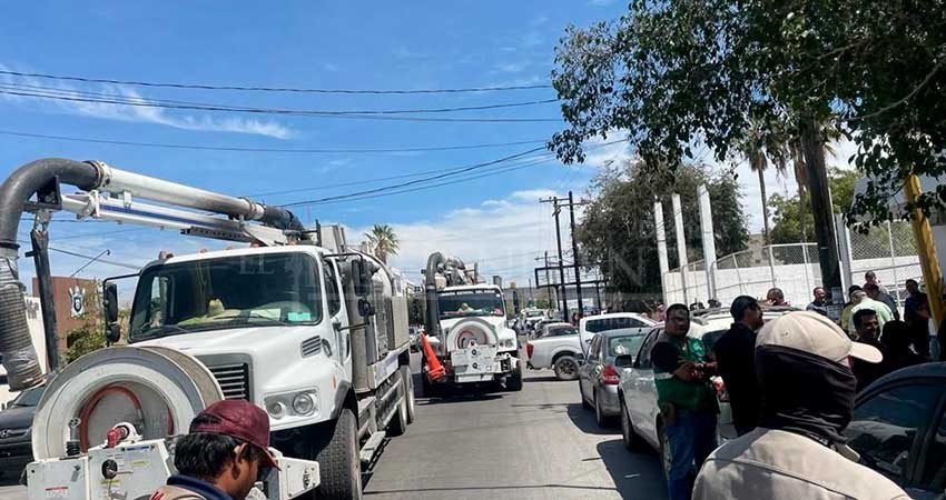 Sindicalizados bloquearon oficinas administrativas de Oomsapas