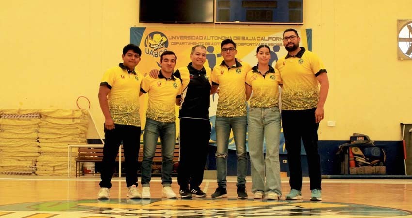 Parte contingente universitario de karate a la Universiada Regional 2023