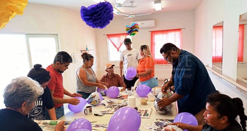 Imparten el segundo taller de piñatas para personas con discapacidad