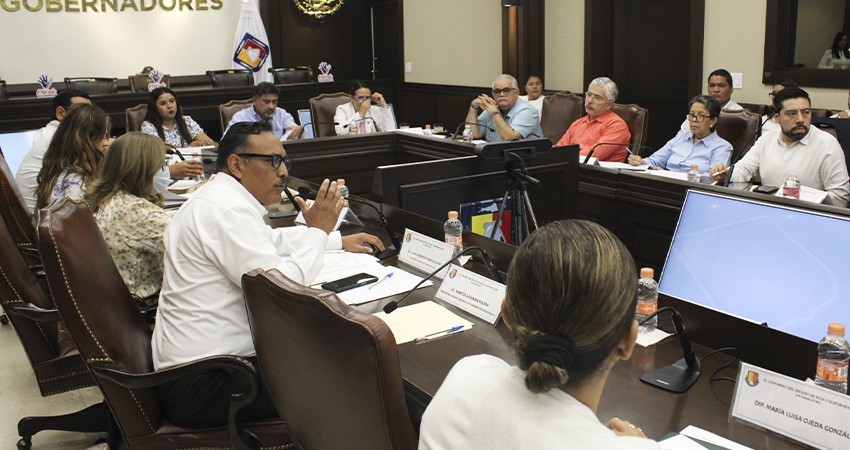 Se reúne titular del IMSS Baja California Sur con diputados del Congreso del estado