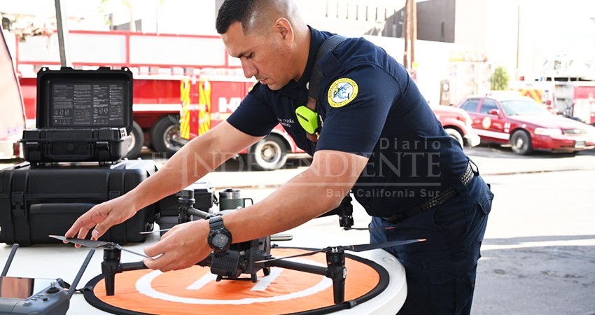 Estrenan Bomberos CSL un dron especializado en Búsqueda y Rescate