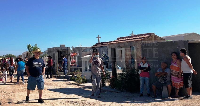 Más de 8 mil personas visitaron los panteones de La Paz este día de las madres