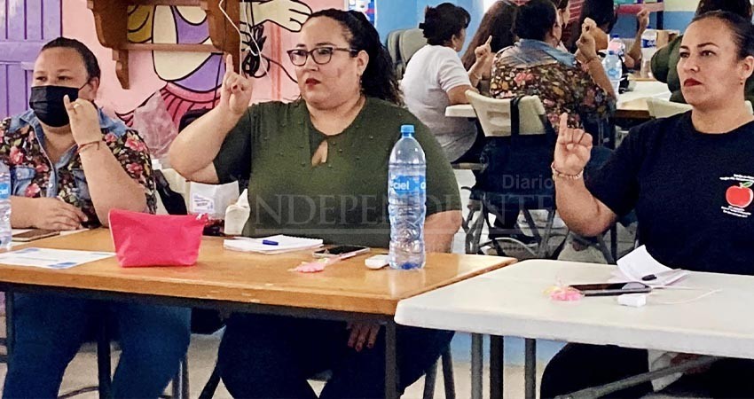 Continúa IMDIS Los Cabos capacitando a la población interesada en aprender Lenguaje de Señas Mexicanas