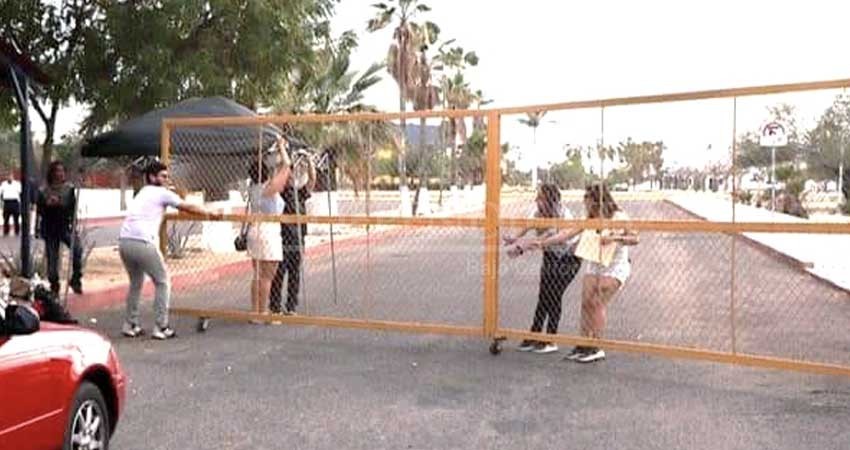 Estudiantes UABCS levantan protesta; se mantendrán bajo protesta