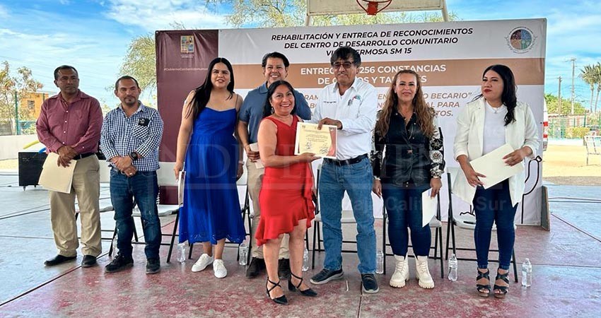 Ayto Los Cabos otorga 256 constancias a beneficiarios del Centro de Desarrollo Comunitario en colonia Vista Hermosa