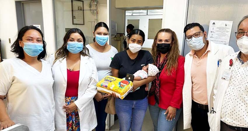 DIF Los Cabos acercó apoyo al Hospital General de SJC mediante la entrega de pañales para infantes