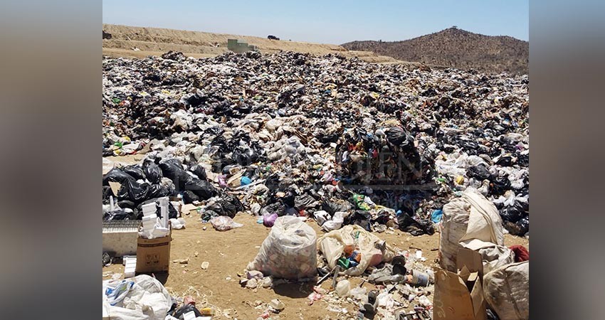 "Un foco de infección el relleno sanitario"; denuncian pepenadores falta de maquinaria