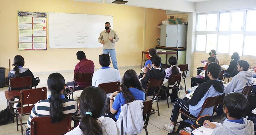 Avanza SEP con proceso de promoción vertical para docentes de nivel básico