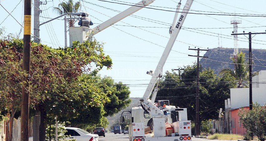Alrededor de 9,000 luminarias dejaron de funcionar en La Paz