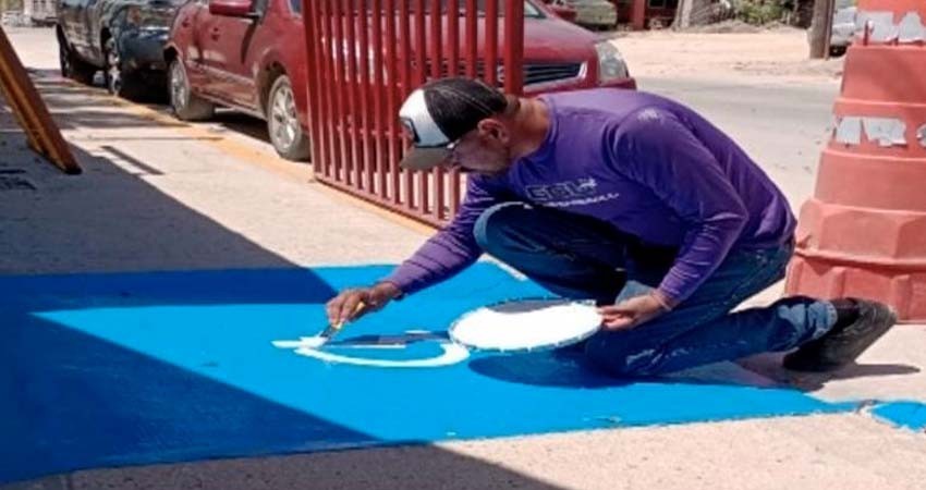 Continúa en Los Cabos el mantenimiento de señalamientos viales