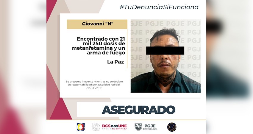 En persecución asegura PGJE a un hombre con más de 21 mil dosis de droga y un arma de fuego en La Paz