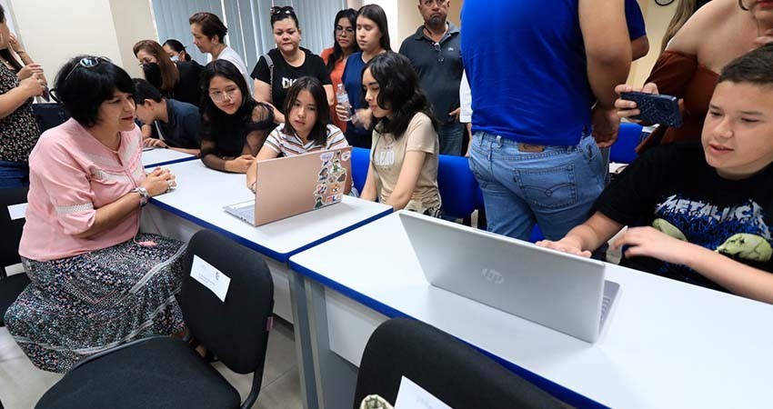 Capacita UABCS en el uso de tecnologías a jóvenes de secundaria con aptitudes sobresalientes o doble excepcionalidad