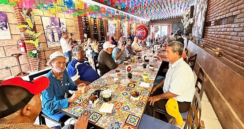 Celebra DIF Los Cabos a los abuelitos de las Casas de Dia