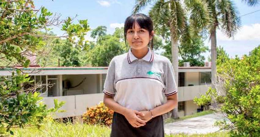 Alumna del Conalep crea asistente médico con Inteligencia Artificial y gana premio