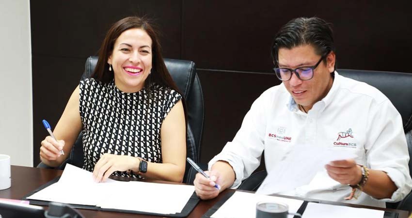 Firma Ayuntamiento de La Paz convenio con el Instituto Sudcaliforniano de Cultura
