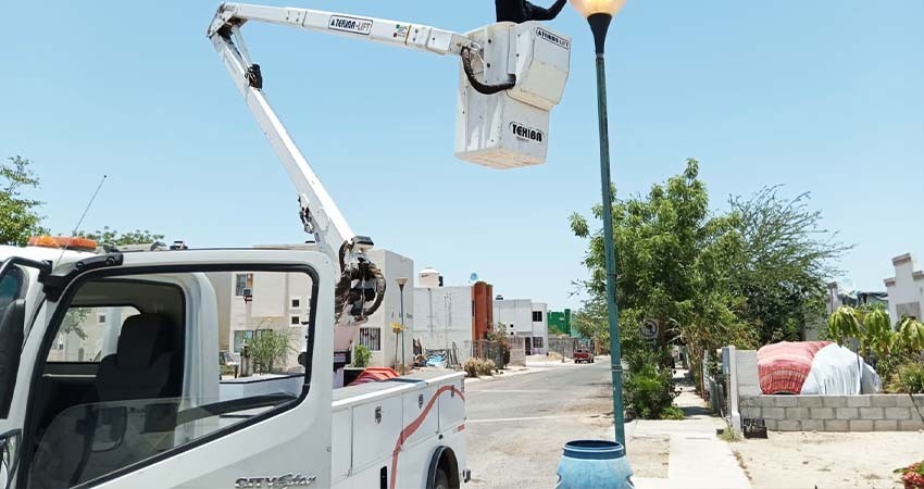 Ayuntamiento atendió más de 1,100 reportes de alumbrado durante el mes de junio