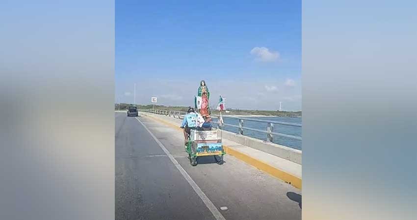 Hombre recorre república mexicana en bicicleta, su meta es La Paz BCS