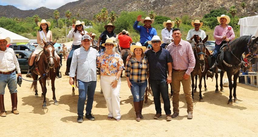 Celebran primera edición de la Feria del Mango en San Bartolo