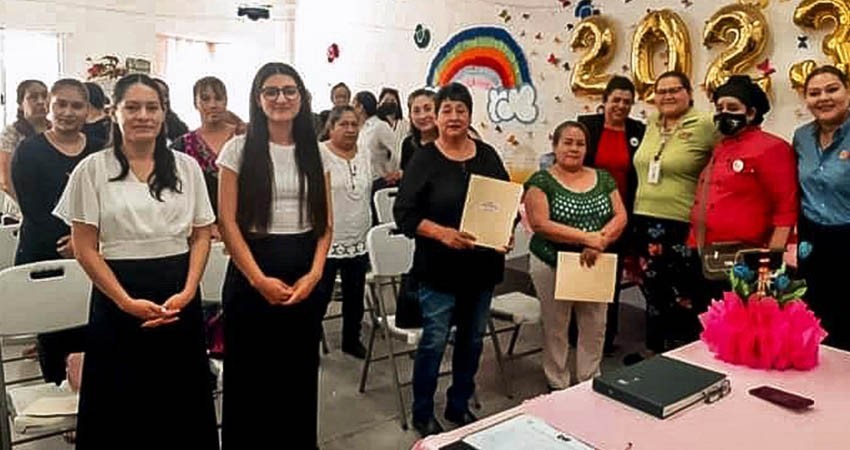 Clausuran cursos Centros de Desarrollo Comunitario del DIF La Paz