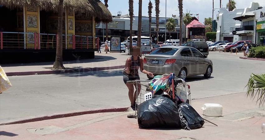 Personas en indigencia son "retiradas" y canalizadas al área de atención especial: SP Los Cabos