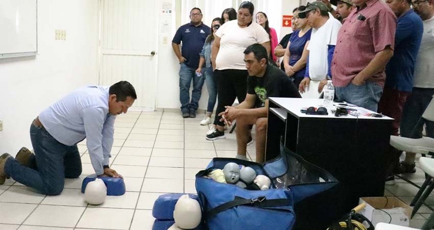 Capacitan al personal del Deporte Municipal en Cursos de Primeros Auxilios y Rescate Acuático
