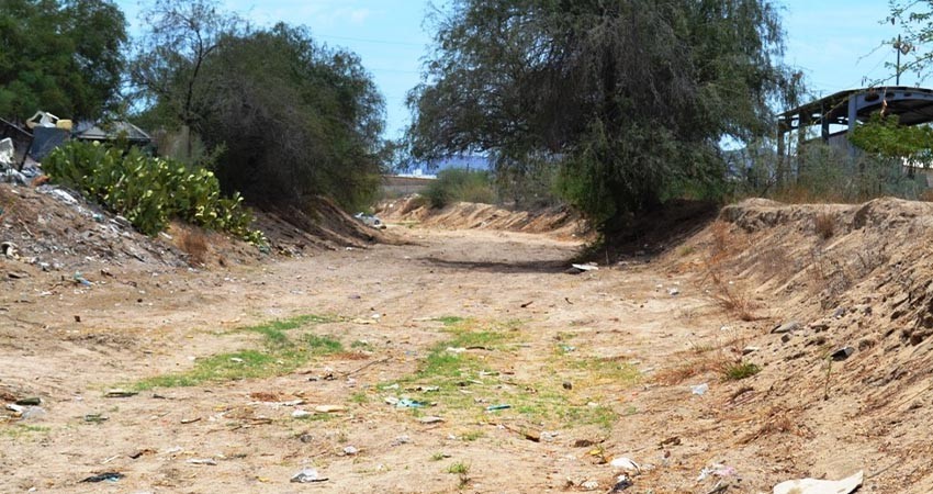 Avanza limpieza de arroyos en el municipio de La Paz