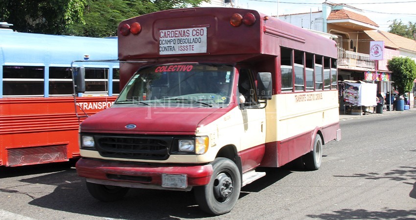 Niegan gobernador y alcaldesa privatización del transporte en La Paz