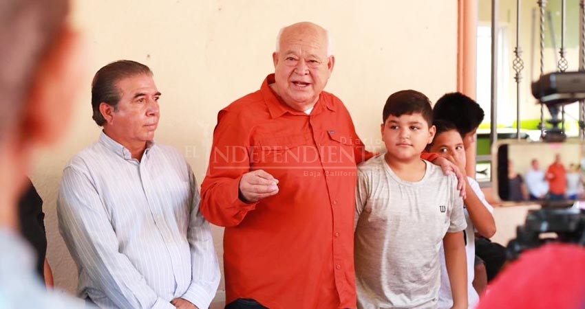 Condicionan cierre de la primaria Ciudad de Los Niños al aumento de su matricula