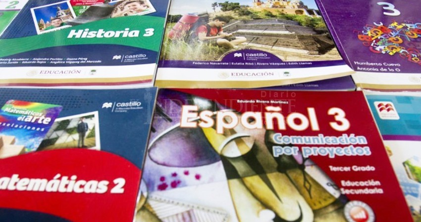 Pese al amparo, libros de texto gratuitos son distribuidos