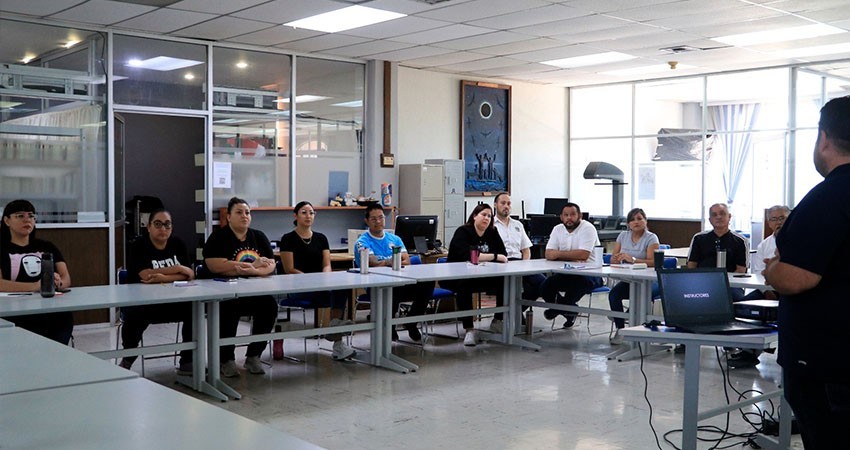 Capacita UABCS a su personal bibliotecario en atención a emergencias y primeros auxilios
