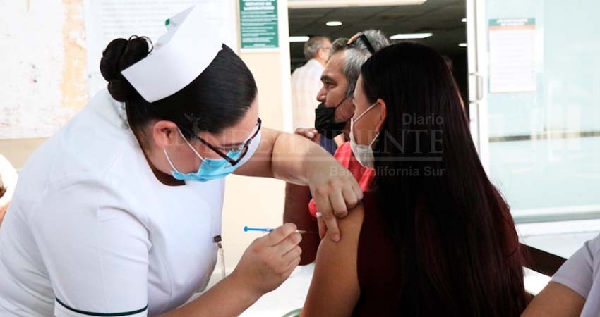 Disponible vacuna contra COVID en Centros de Salud para personas de 18 años en adelante