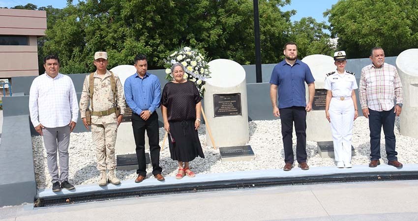 Conmemoran aniversario luctuoso del Maestro Domingo Carballo Félix
