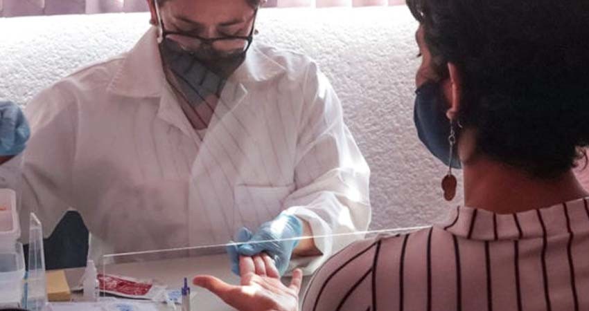 Cofepris autoriza ensayo para ‘vacuna’ contra VIH y nuevo tratamiento para leucemia