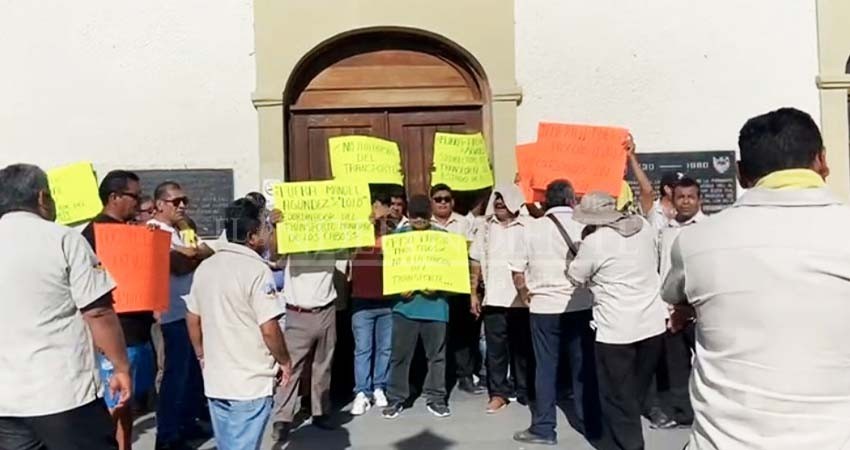 Protestan transportistas de Los Cabos, exigen ordenamiento en rutas de transporte público