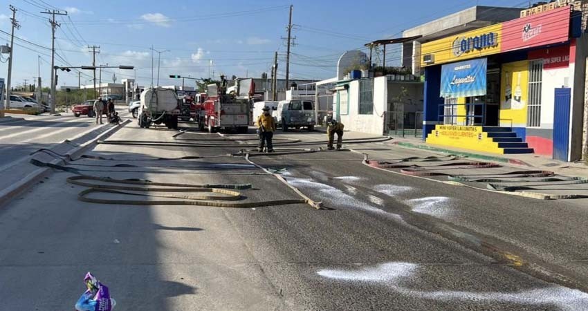 Derrame de aceite mantuvo cerrada vialidad de CSL por más de 4 horas