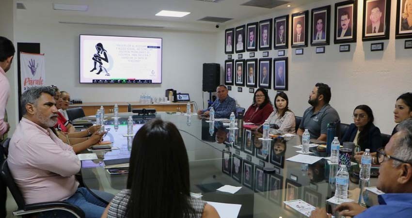 Capacitan a servidores públicos estatales en prevención de acoso y hostigamiento