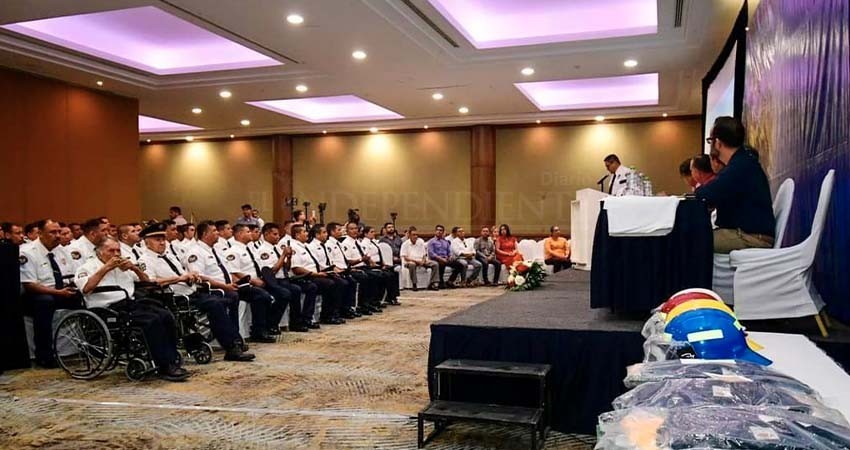 Comandante: "Apoyo por nuevo equipo a Departamento de Bomberos de SJC es histórico"