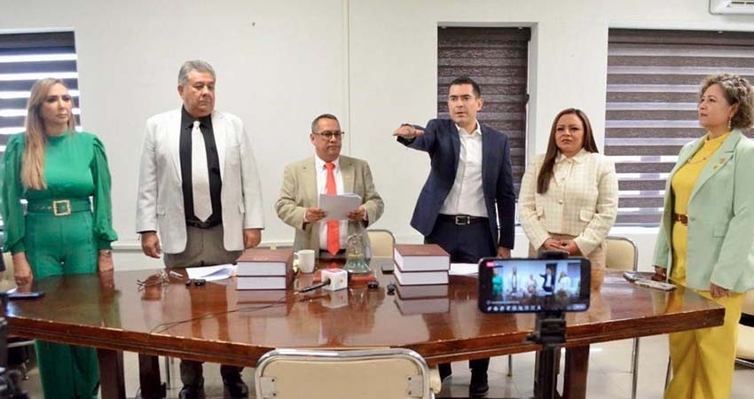 Recibe partido opositor la presidencia de la Junta de Gobierno del Congreso